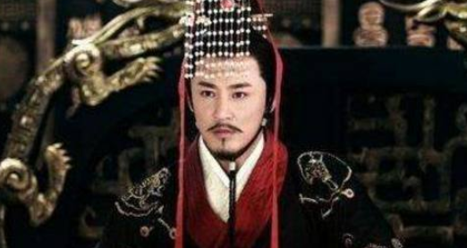 此人放下毛笔拿起刀 面多10的敌人 说一名言流传至今 窦固 班超 匈奴 新浪新闻