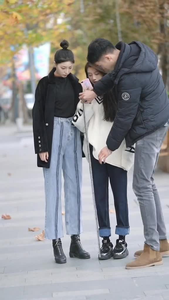 个子高的男生,都喜欢矮一点的女生吗?_新浪新闻