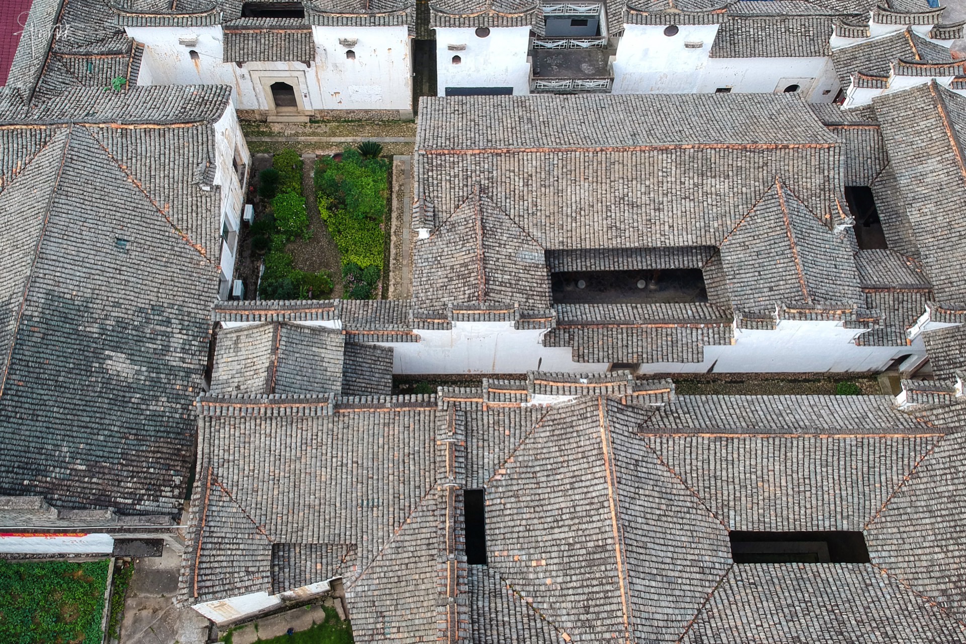 9 松阳是丽水地区建制最早的县,最早可以追溯至东汉,在松阳诸多老房子