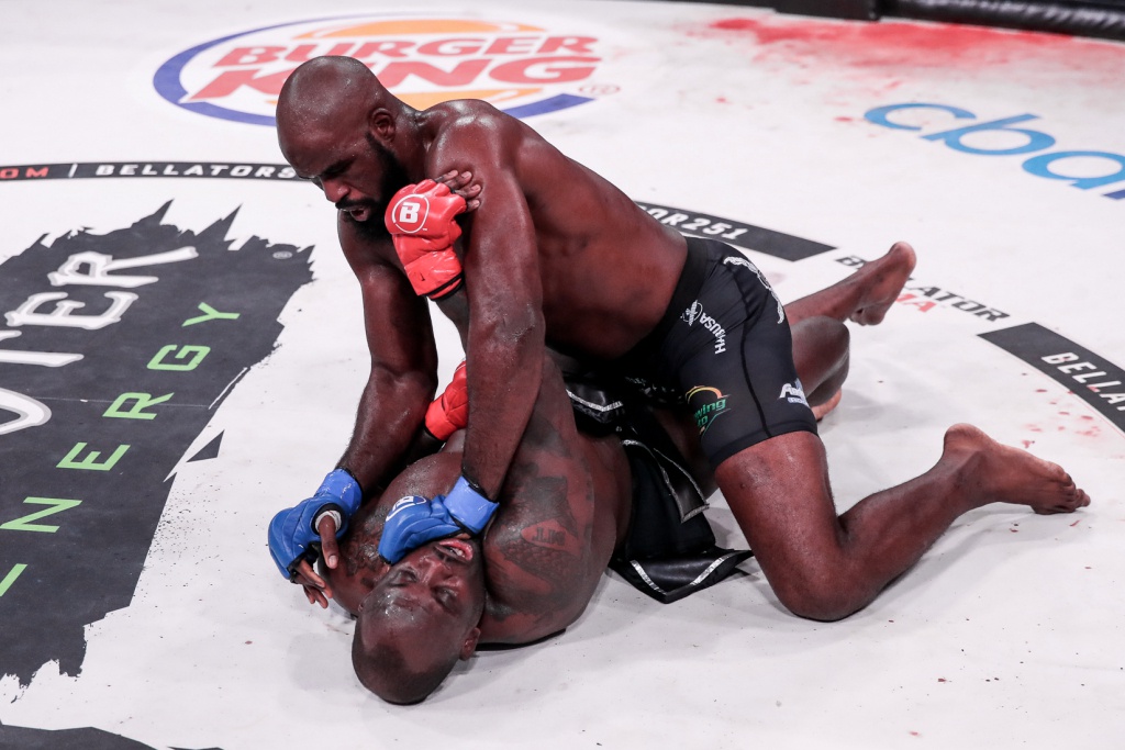 科里·安德森第二局tko梅尔文·曼霍夫