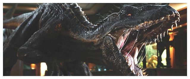 《侏罗纪世界》两代混种恐龙对比,暴虐龙威武,狂盗龙狰狞