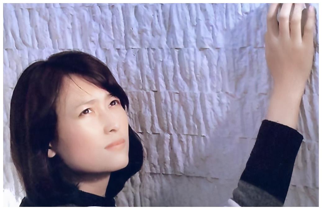 左翎错过渴望却因情满珠江爆红和王建成离婚后遇到真爱