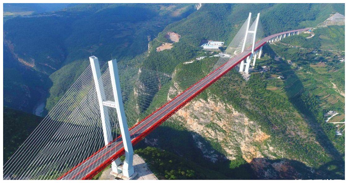 我国最高的大桥在天险上通高速高度相当于200层楼