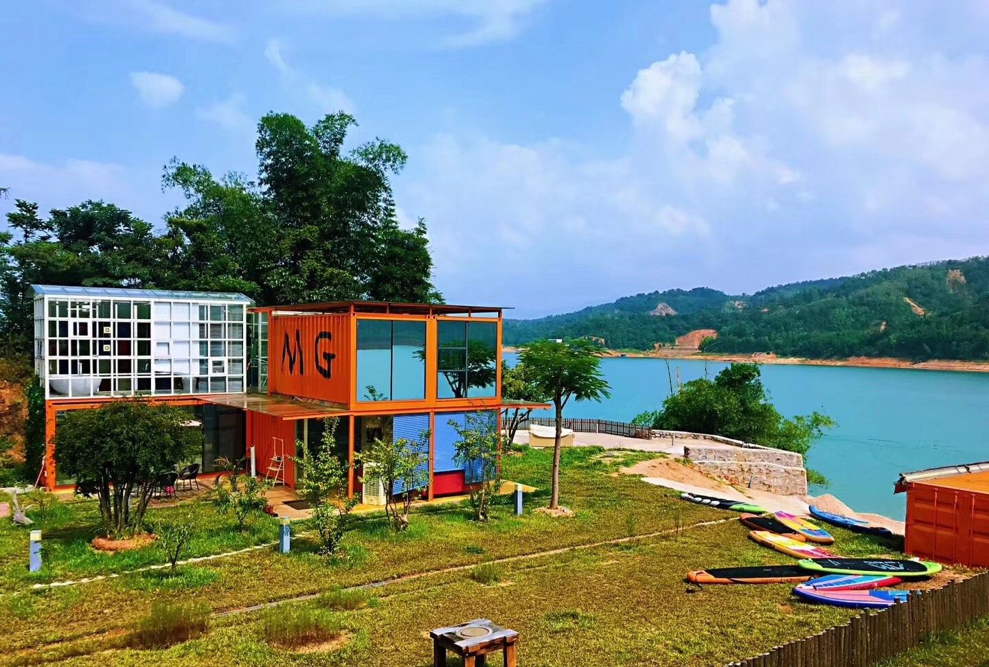 互集:广东河源mg集装箱民宿房车营地