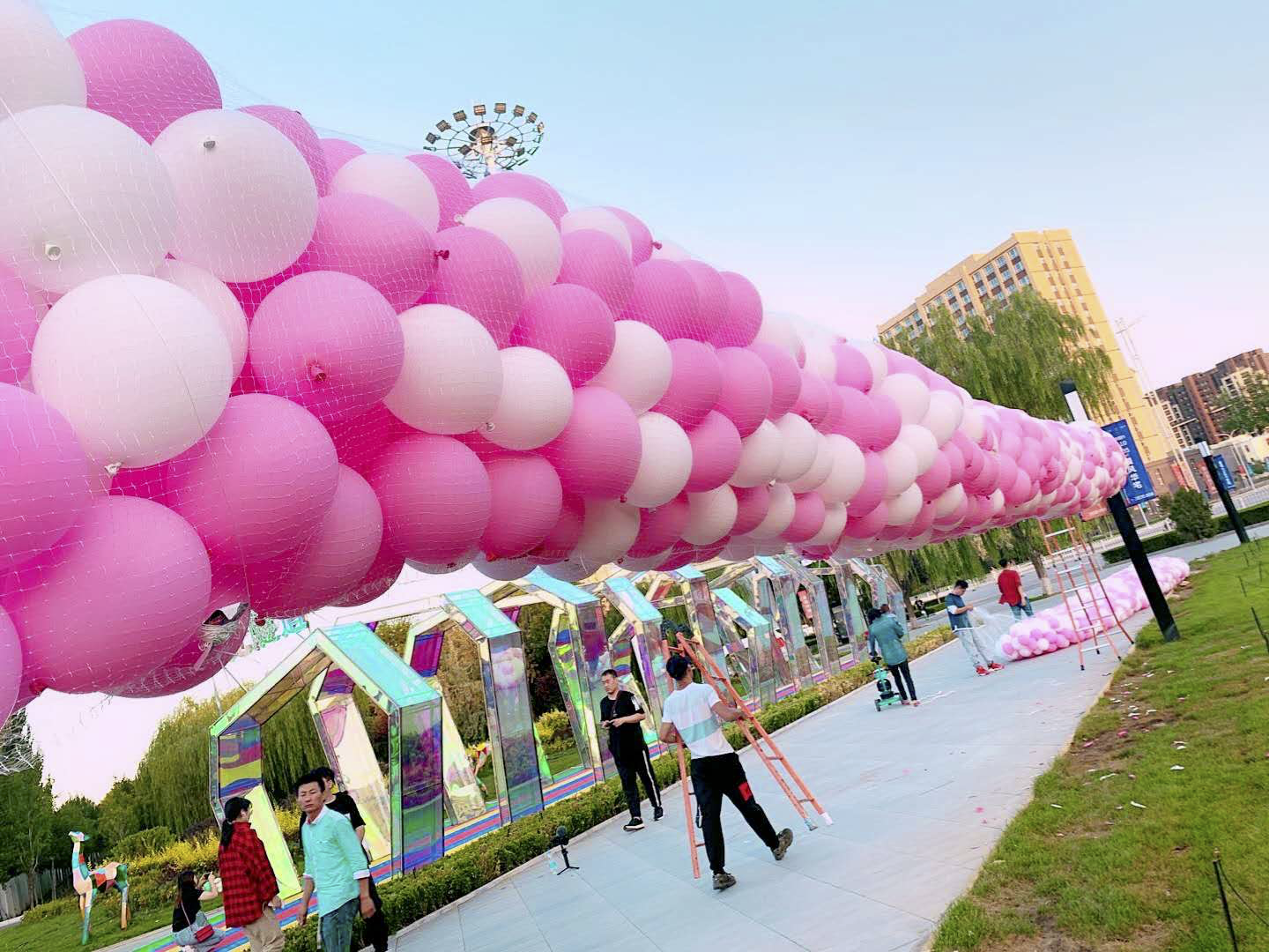 百米气球雨-七夕的排头兵