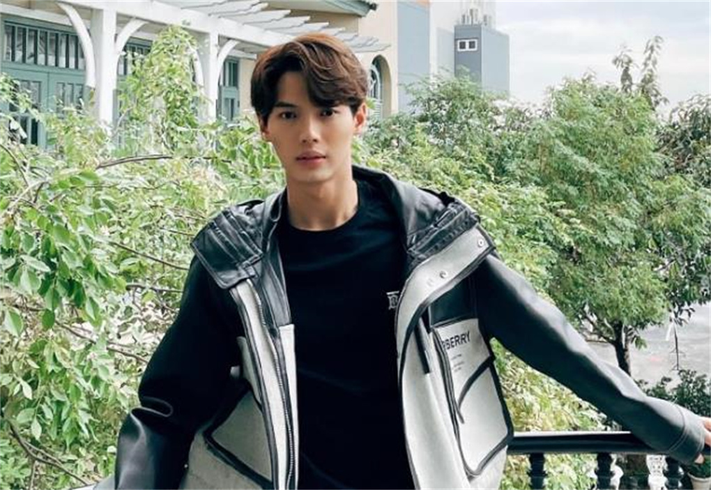 又一位泰兰德富家少爷下海曾被评为黄金单身汉还拥有中国血统