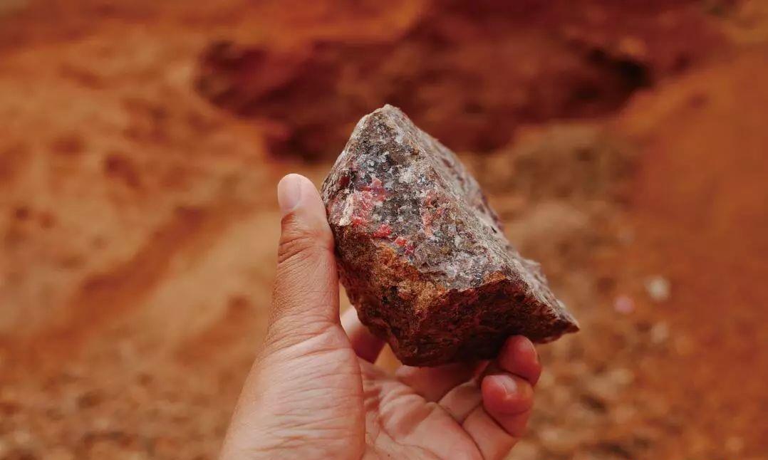 原生矿与次生矿 详解不同产区南红的形成过程__财经头条