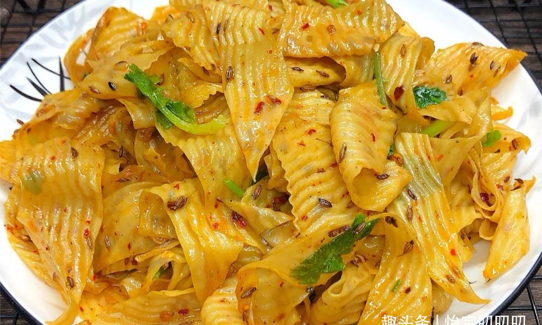香辣孜然炒豆皮,比做辣片简单,同样很香很好吃