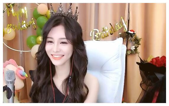 虎牙女主播生日狂收240万成全网第一张一山和曾志伟等大咖送祝福