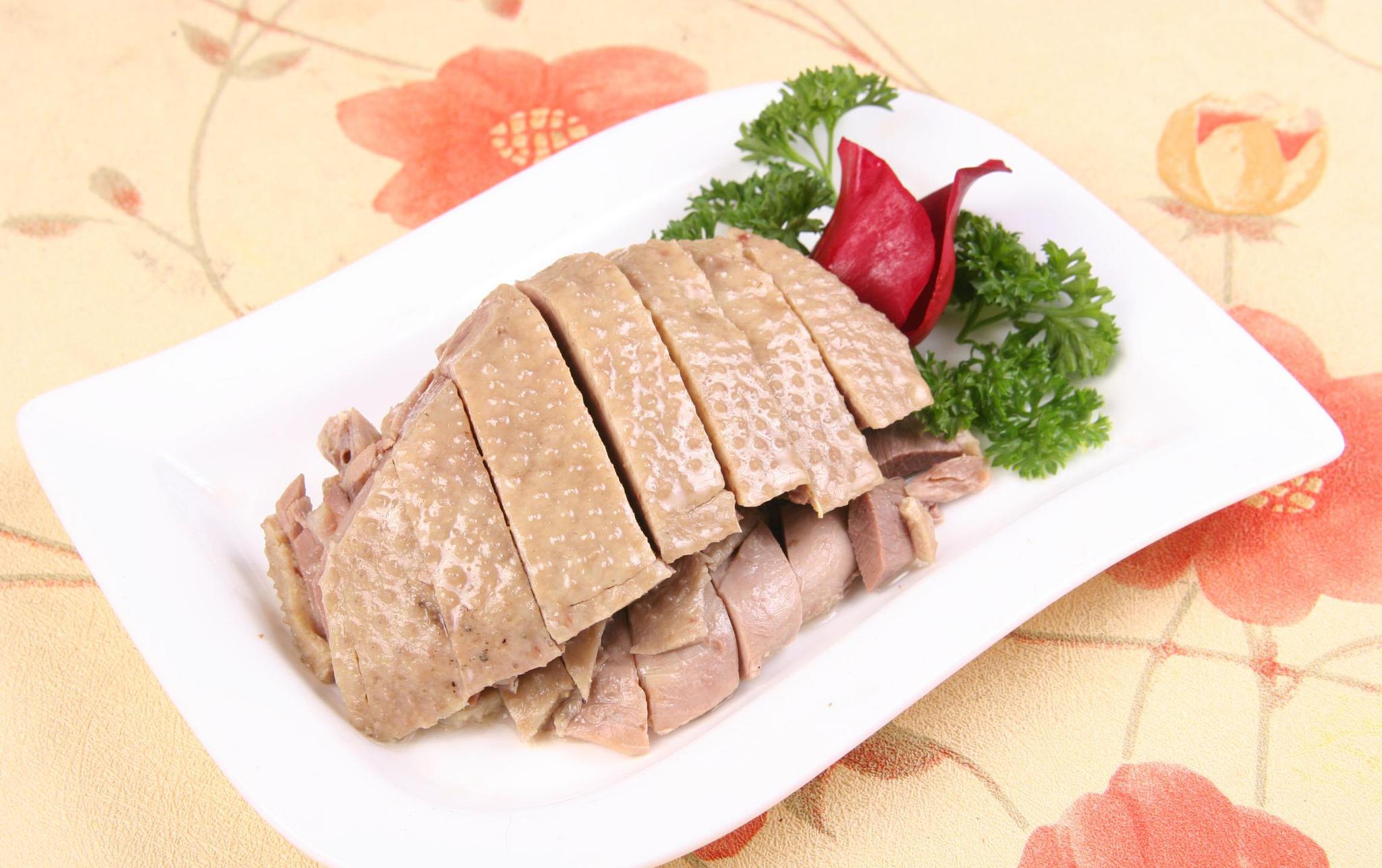 盐水鸡皮滑肉嫩又好吃这一道美味家常菜看着就馋