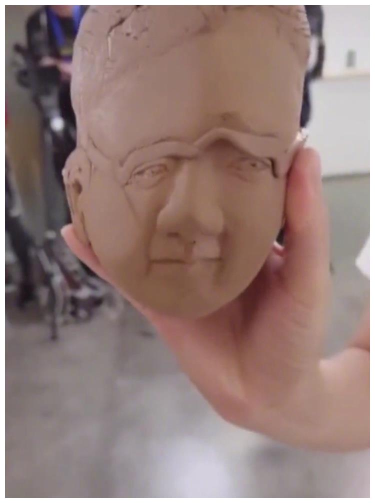 爆笑乌龙!张绍刚泥人头像摔扁了,华少和徐璐瞬间表情管理崩塌