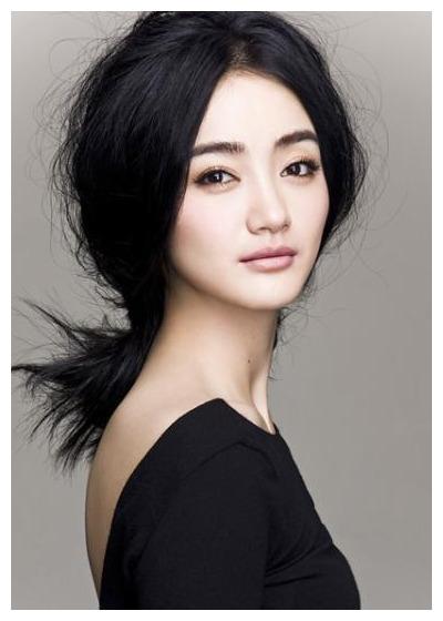 戏红人不红的朱杰,为何出道14年0绯闻,看见富商老公明白了