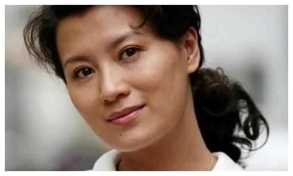 继而相互欣赏,陈道明甚至还称,史兰芽是他心目中完美的妻子