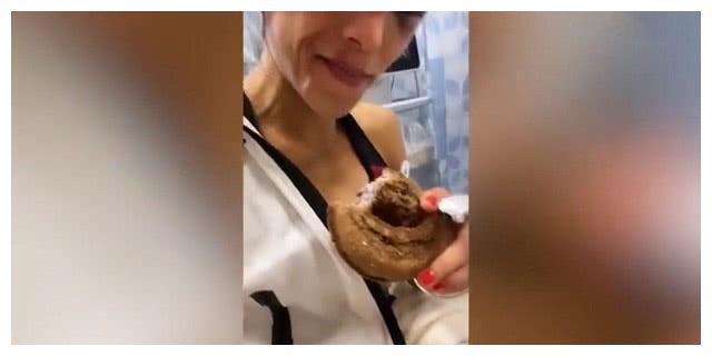被张伟丽打成 寿桃脸 的女拳手 赛后晒自拍却不敢露额头 财经头条 被张伟丽打成 寿桃脸 的女拳手 赛后晒自拍却不敢露额头 财经头条