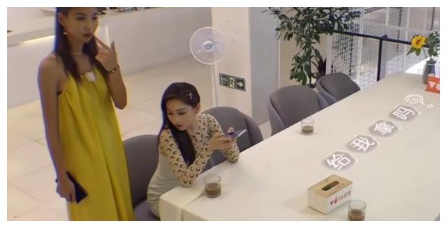 《我们恋爱吧2》撒糖不断,女三冷雅欣被众人孤立,人设遭群嘲!