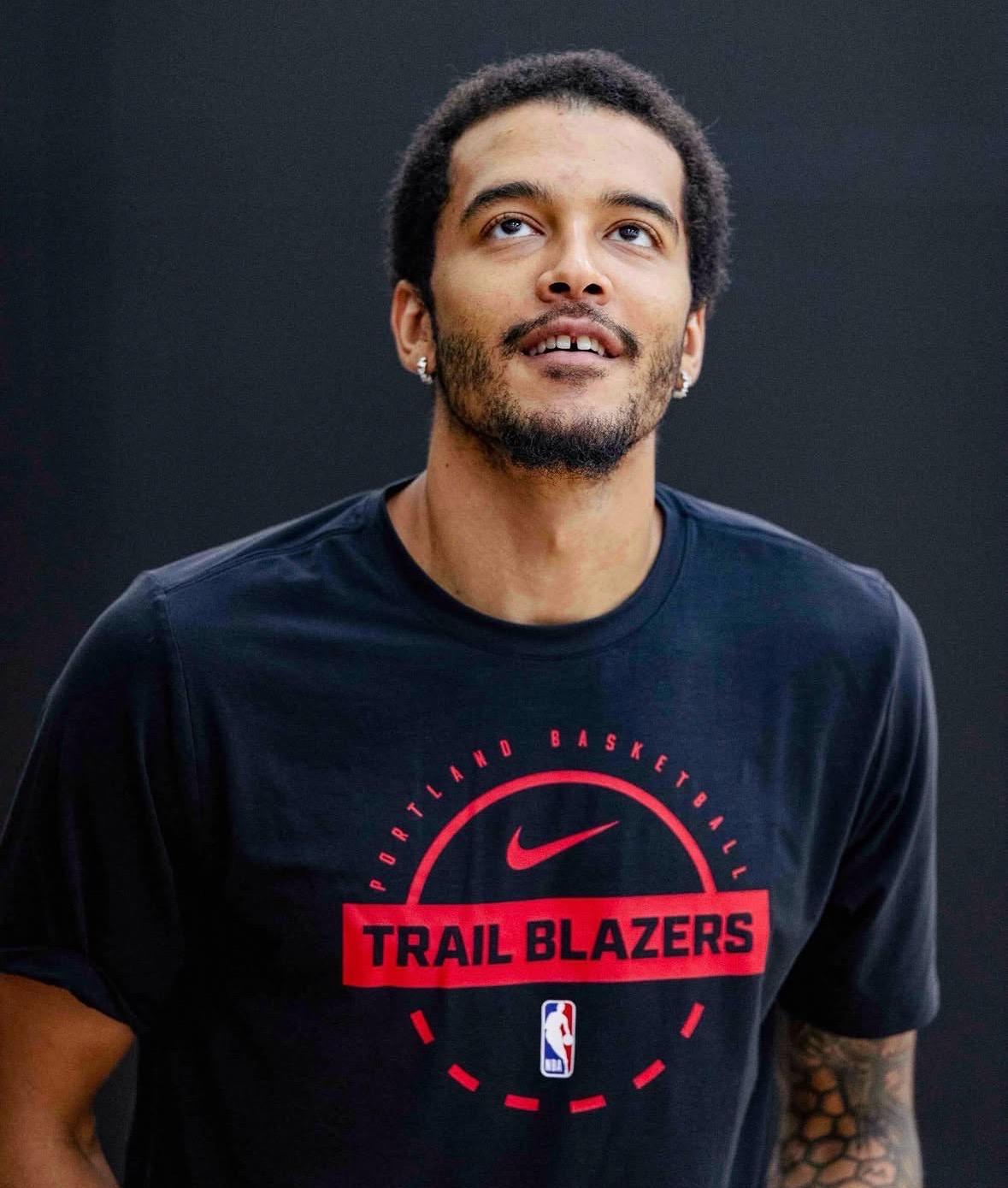 首轮9号秀又被裁了!索汉离开开拓者,3年NBA生涯急转直下 首轮9号秀又被裁了!索汉离开开拓者,3年NBA生涯急转直下