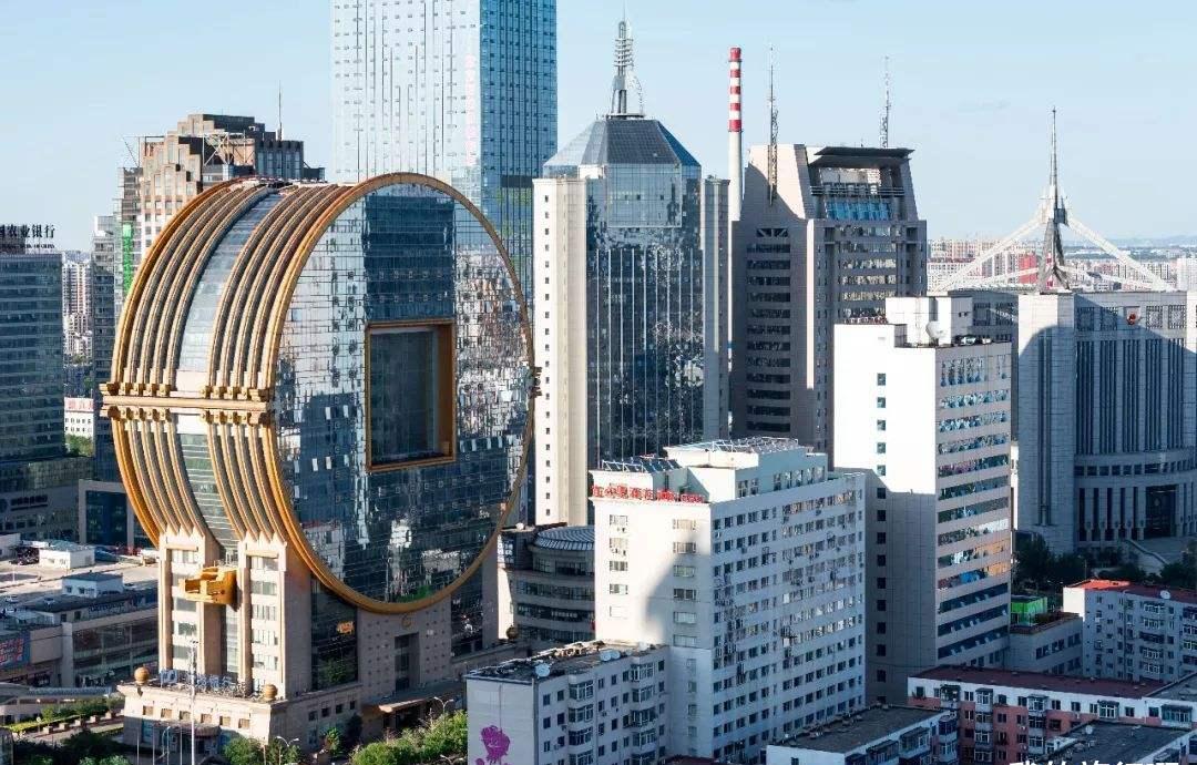 东北唯一的新一线城市人流如织高楼林立不愧是东北第一城