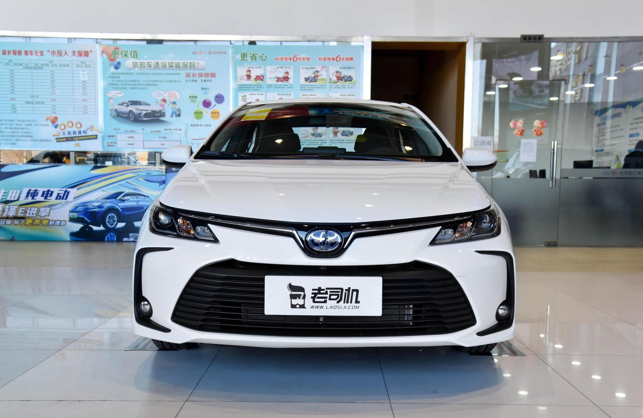 轴距2700mm丰田卡罗拉外观时尚经济耐用