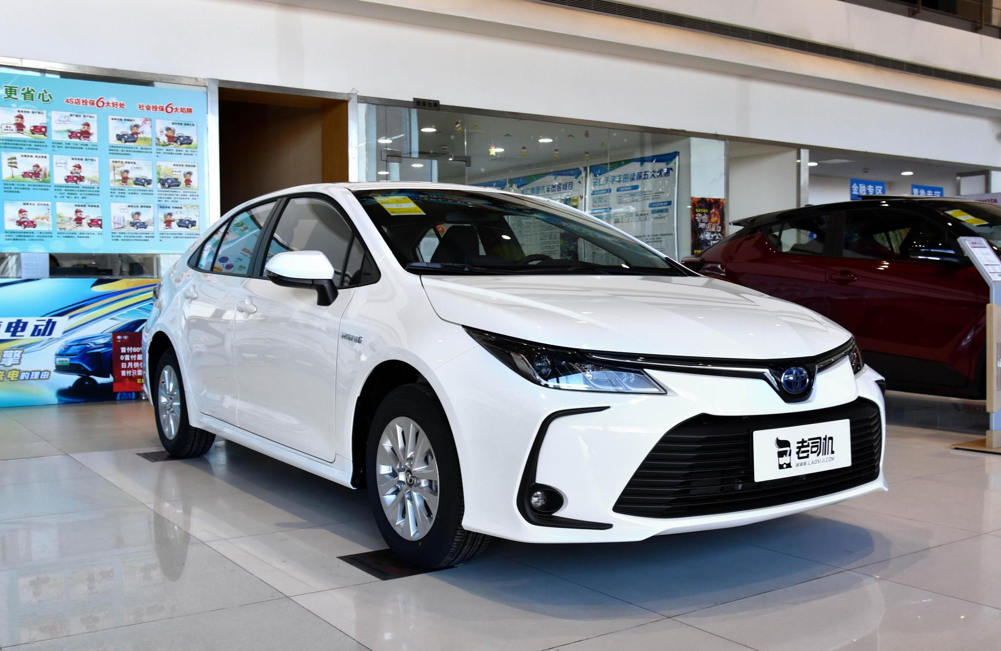 轴距2700mm丰田卡罗拉外观时尚经济耐用