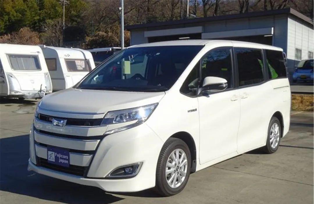 多场合都能开的丰田床车,7座mpv打造,外观霸气内部有双人床