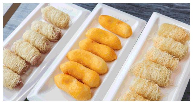 只有肉肉的火锅是不完整的,蔬菜,点心,主食总得来上几样才觉得圆满.