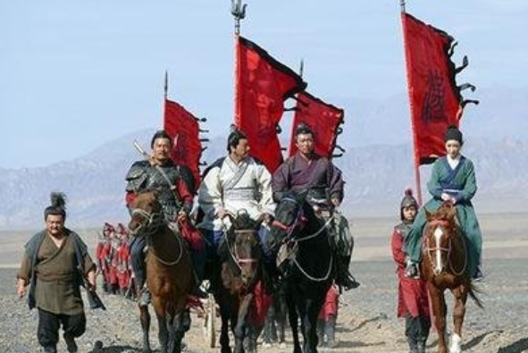 此人放下毛笔拿起刀 面多10的敌人 说一名言流传至今 窦固 班超 匈奴 新浪新闻