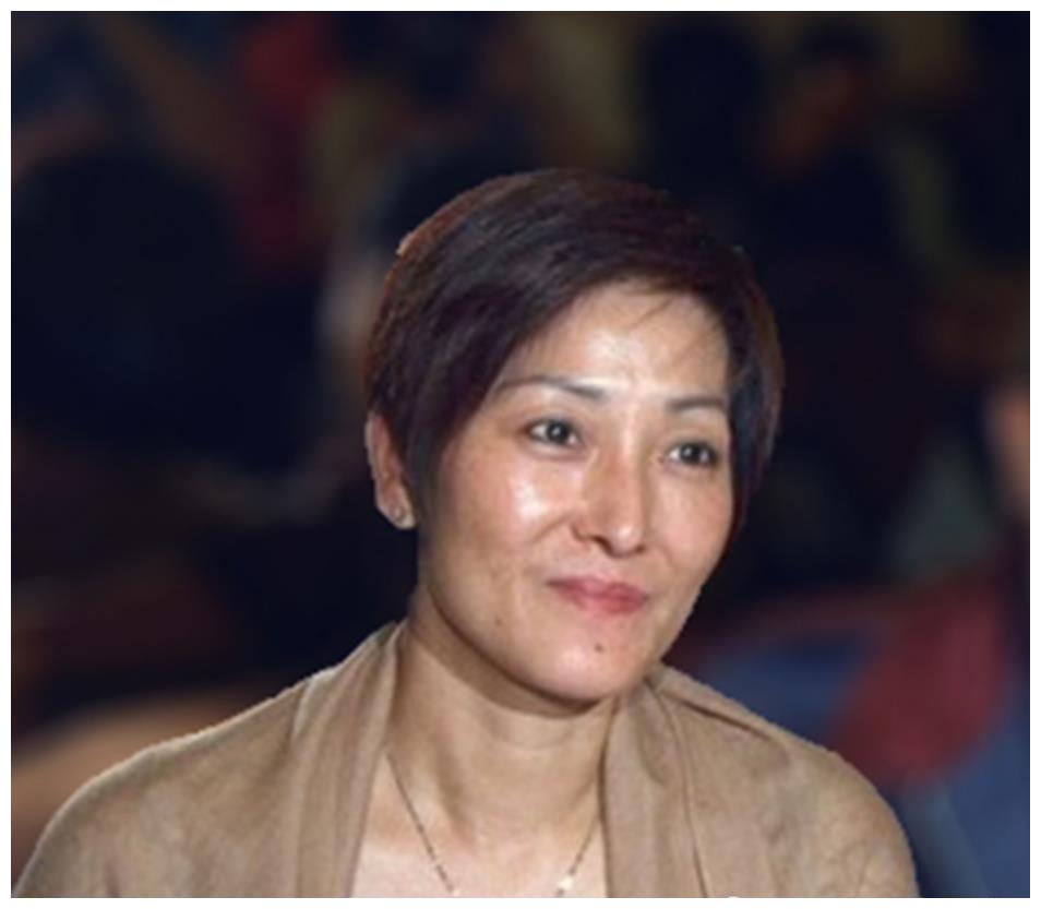 曾志伟在19岁的那一年,他的父母想要他结婚,于是他就和王美华成为了