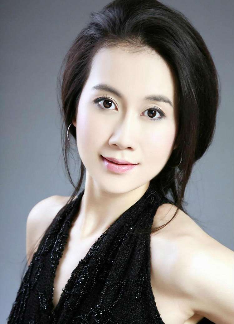 明星温峥嵘,娱乐圈戏骨演员,知性优雅,被誉为荧幕的"女强人"