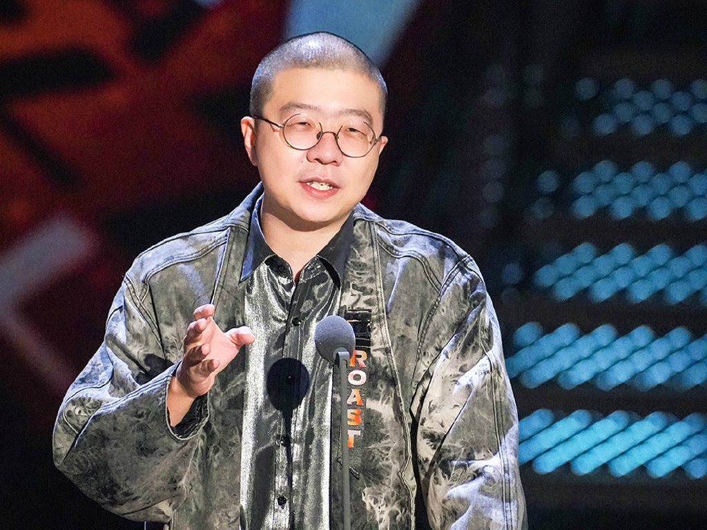 《吐槽大会》总决赛,大张伟夺冠,烂俗的李诞好像脱口秀界的王晶休闲区蓝鸢梦想 - Www.slyday.coM 《吐槽大会》总决赛,大张伟夺冠,烂俗的李诞好像脱口秀界的王晶休闲区蓝鸢梦想 - Www.slyday.coM