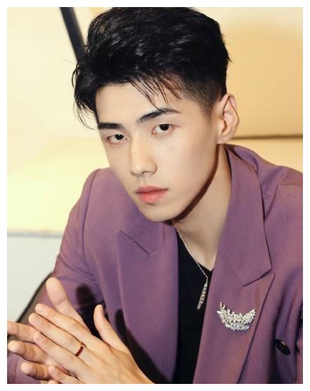 是肖凯中的第一部影视剧,我相信肖凯会在这出戏中带来很多好的表现