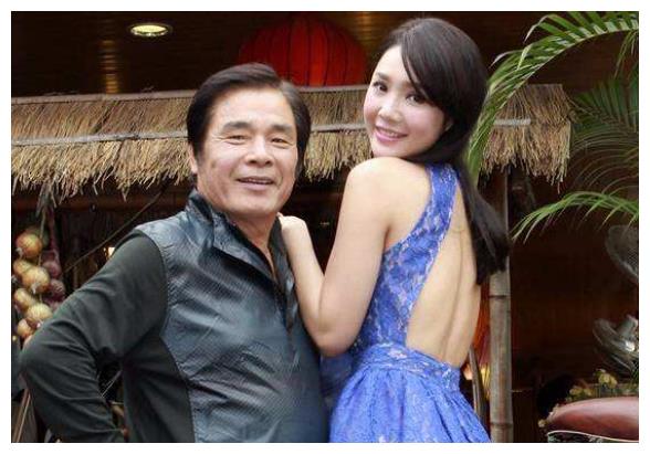 72岁影帝雷洪,破产后6位老婆弃他而去,精力足再娶小20岁娇妻