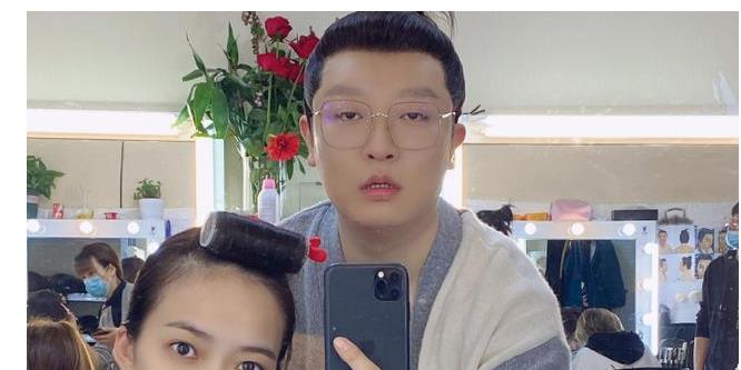 德云社曹鹤阳与姬天语同框无意中剧透又一名女孩加入德云瓦舍