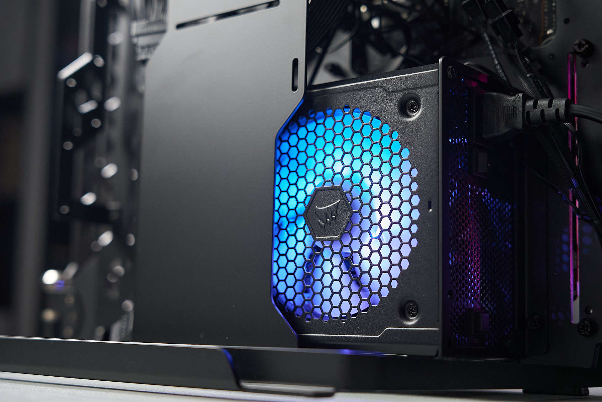 海盗船cx750f rgb 750w