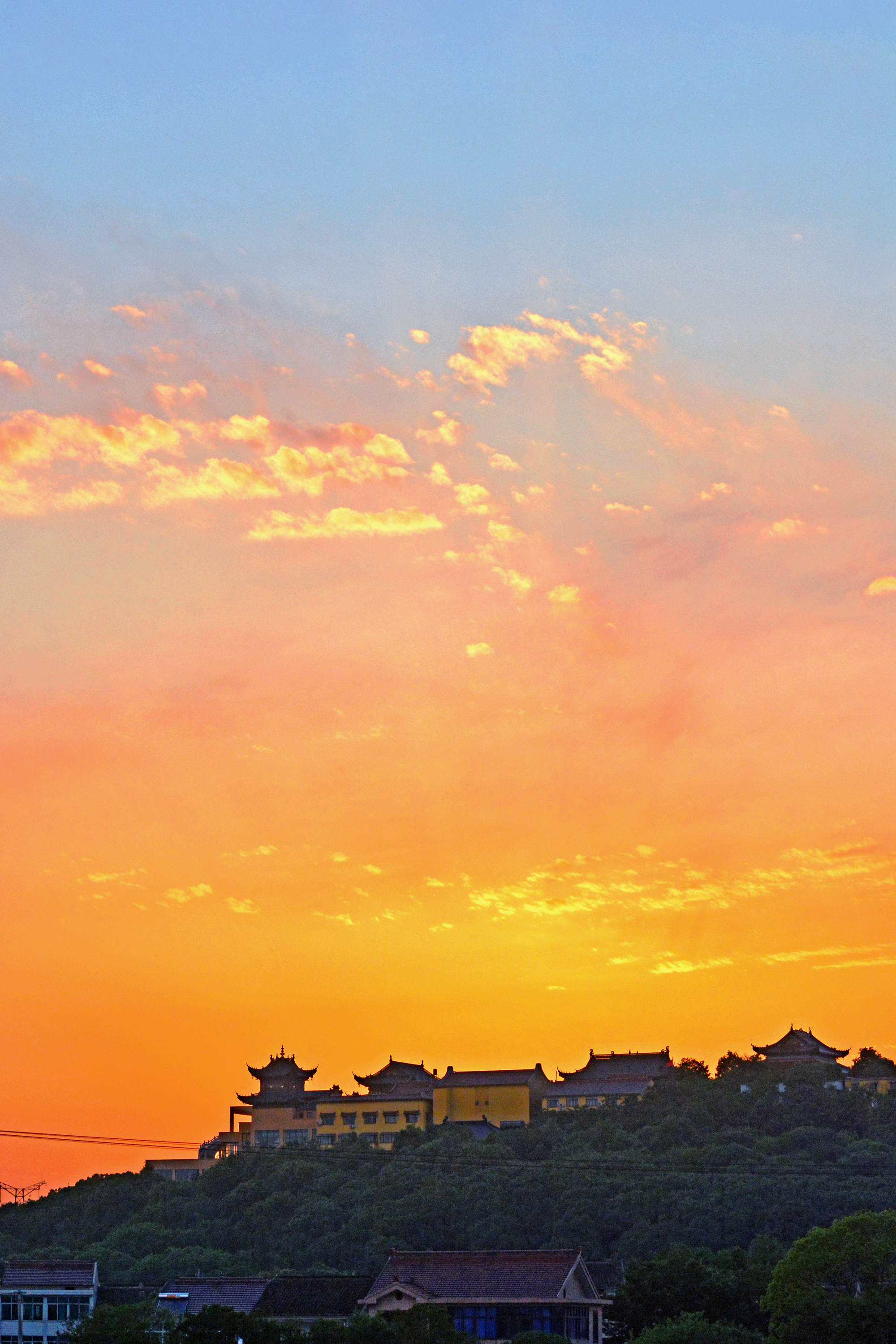 高考第一天晚霞红满天