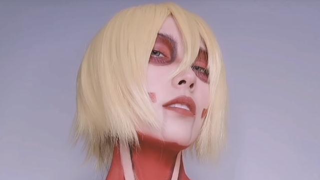 网友仿妆阿尼女巨人,实力还原,演绎角色情感深入人心,网友泪目