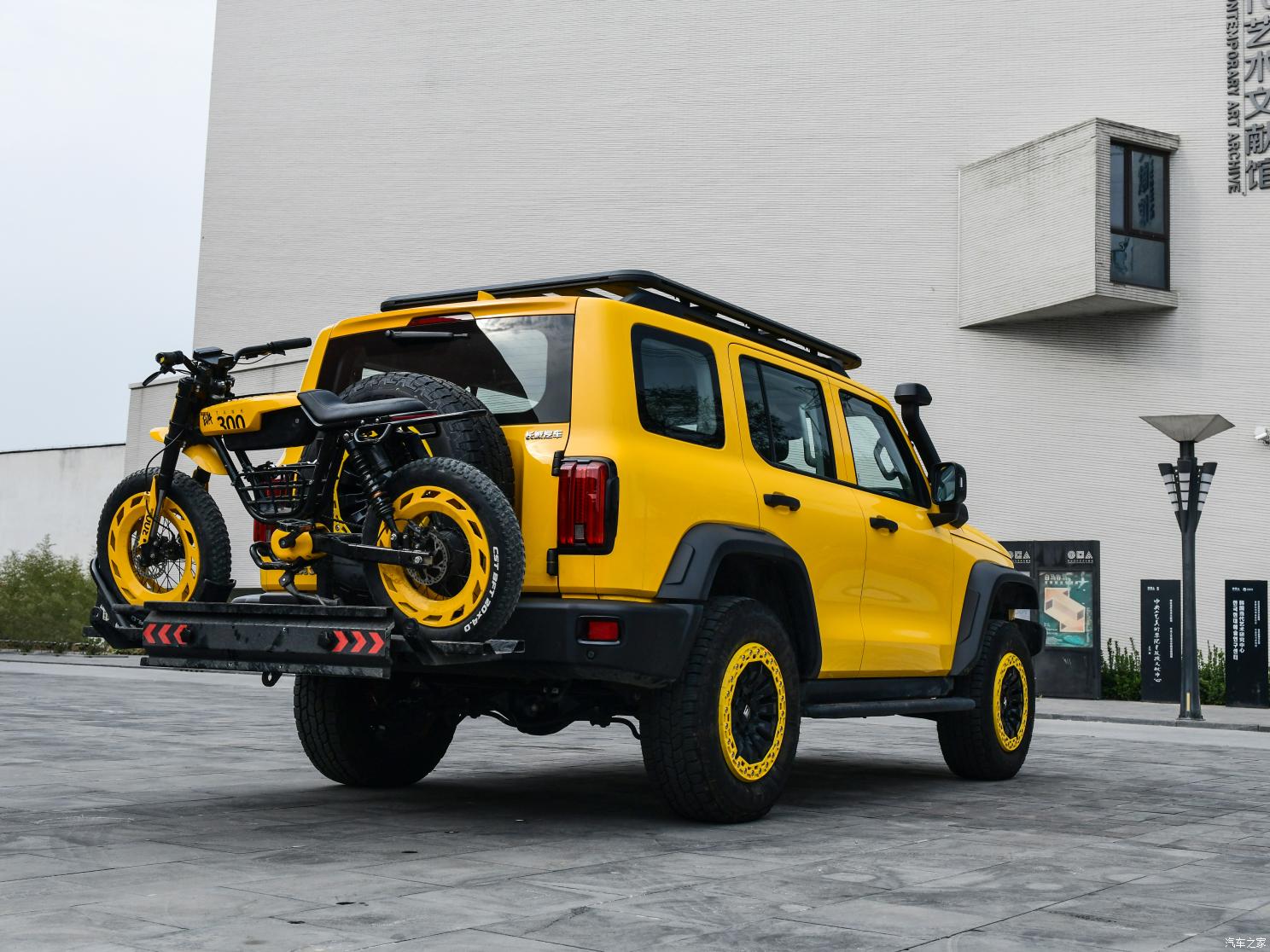 坦克300边境限定版推出越野电动自行车,喜欢吗?__财经头条