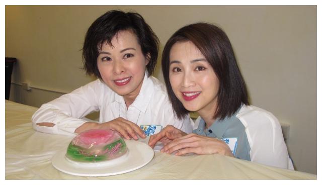 港姐陈慧仪近照,失婚女人成长为女强人,前夫陈嘉上再婚娶嫩妹