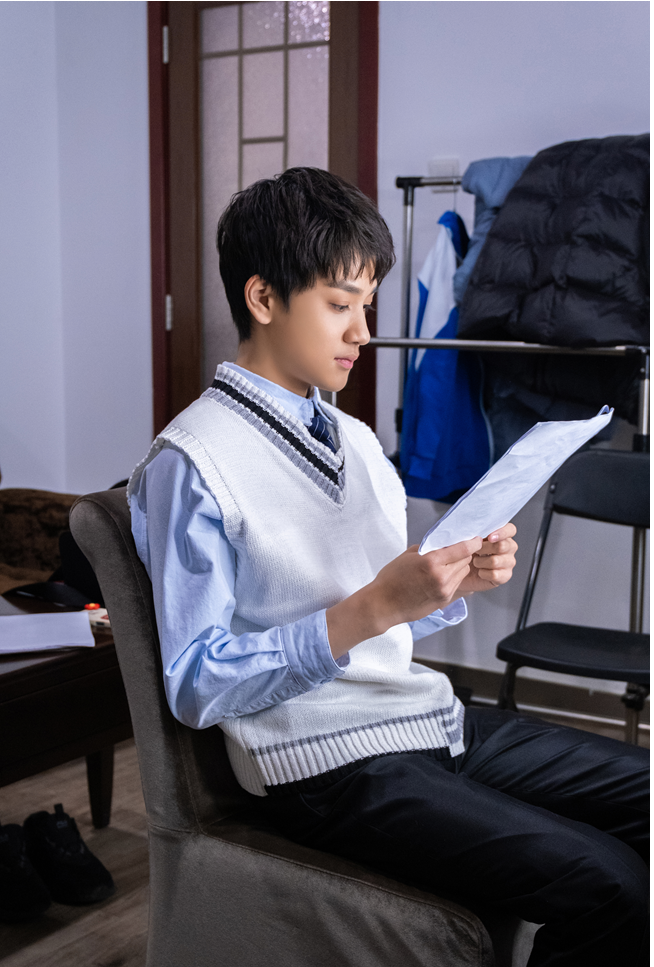 童星李梦潇欢快演唱带您敲响春晚的大门