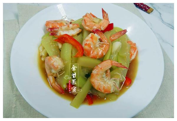 眼下季节常吃瓜此瓜与虾烧一烧上桌甘甜鲜美也可清热除烦