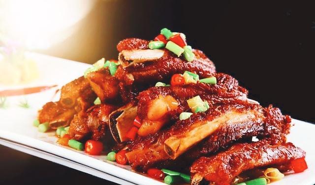 秘制手抓排骨(特色排骨,椒盐排骨)配方与出菜方法