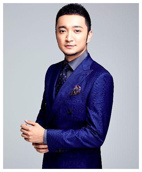 央视"综艺一哥"小尼,因拒绝假唱遭冷落,真实跟完美哪个重要?