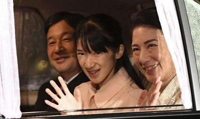 为什么日本的公主嫁给平民就要放弃身份这和日本皇室的由来有关