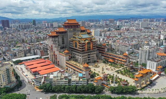 航拍玉林云天宫!斥资20亿建成号称广西版"布达拉宫"