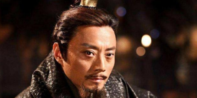 此人放下毛笔拿起刀 面多10的敌人 说一名言流传至今 窦固 班超 匈奴 新浪新闻