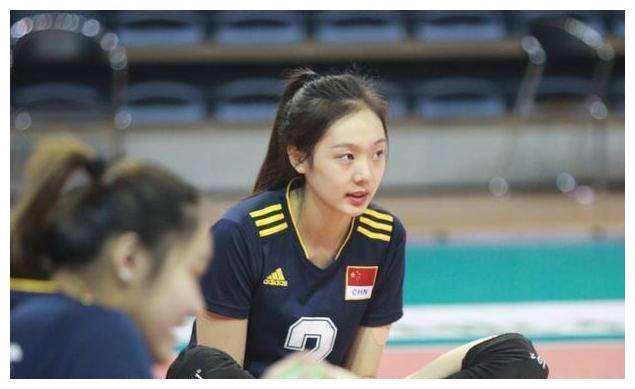 女排小将王雪婷,因神似刘亦菲走红,颜值不输惠若琪,网友求出道