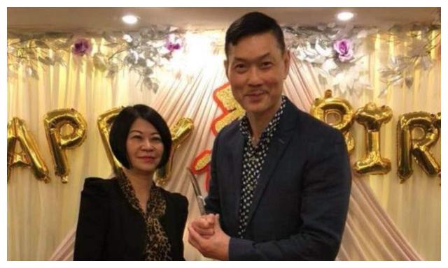 李连杰和吴京打不过的周比利,对打洪金宝不顾忌,碰到老婆就乖了