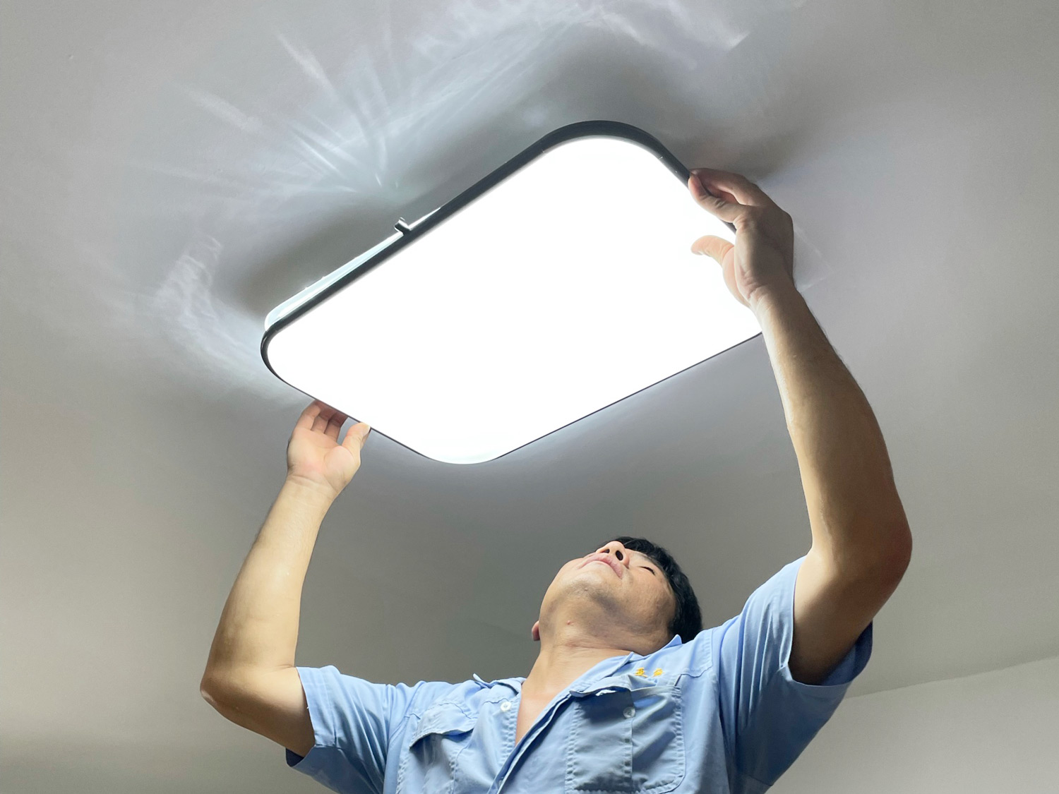 客厅led吸顶灯坏了怎么办?别慌,一把螺丝刀就能修好它