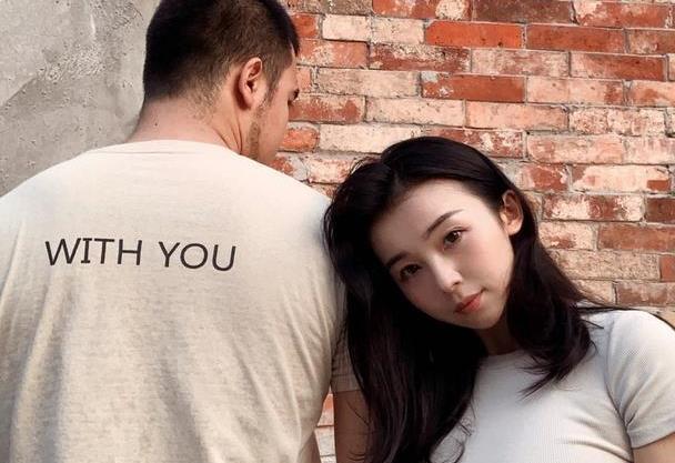 nba美女主播张曼源身材颜值出众新男友身材很强壮