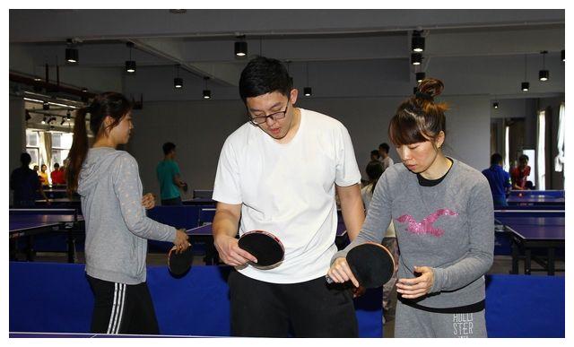 也参加了两届全日本乒乓球锦标赛,其中在2010年的日本锦标赛上,王辉一