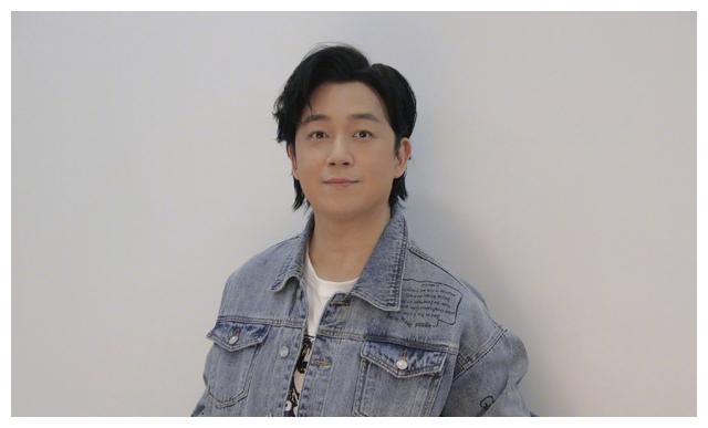 潘粤明携小10岁新欢买水果董洁却独自生活状态憔悴
